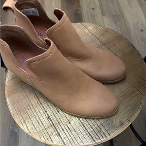 Toms Tan Nubuck Ankle Boot